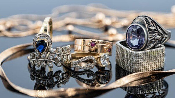 Antique gold jewelry buyers in Shelby, North Carolina. Updated 2025.